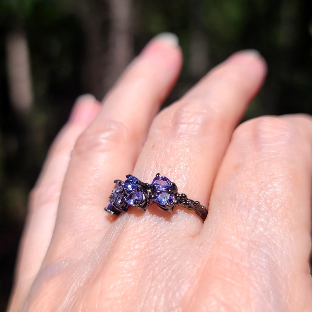 STUNNING Tanzanite sterling & Rhodium ring sz7 - Picture 4 of 10